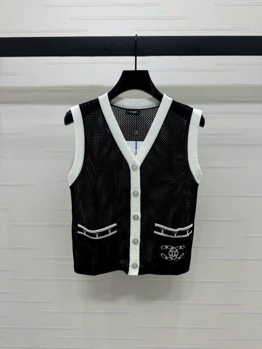 C 25ss summer new embroidered letter V-neck hollow vest