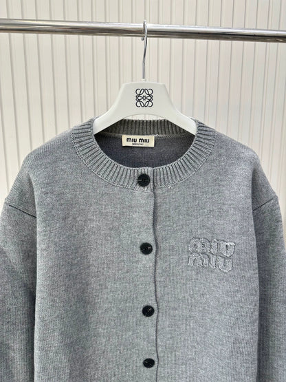 Mi 25 Crew-neck knitted cardigan with logo
