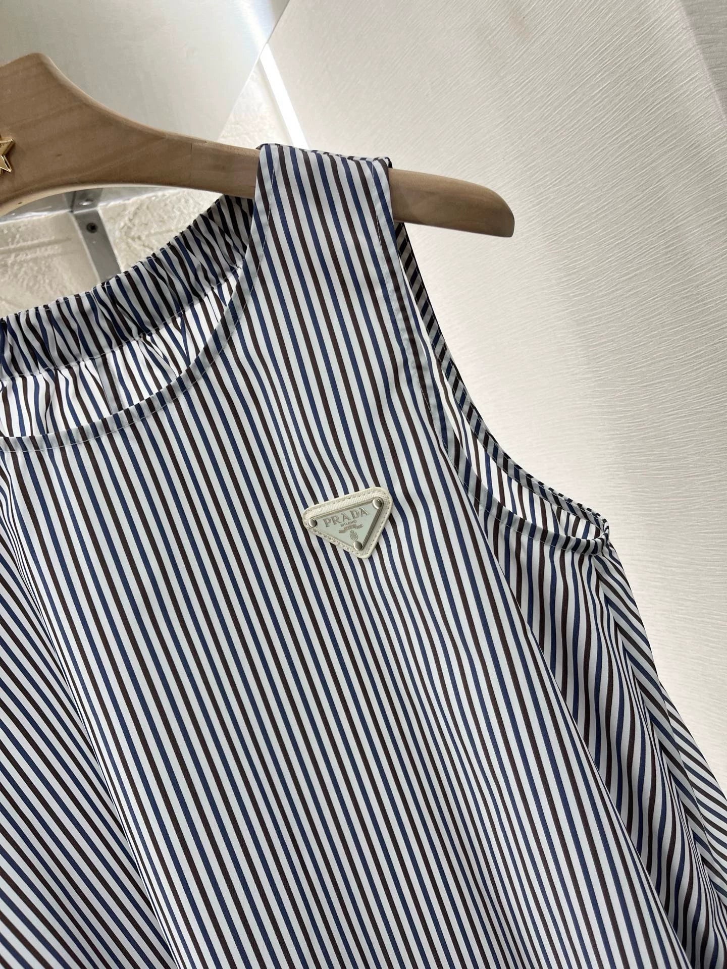 P 25 New Striped Sleeveless Dress
