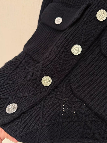 25 Early Autumn New Hollow Three-Dimensional Jacquard Double Pocket Round Neck Knitted Cardigan