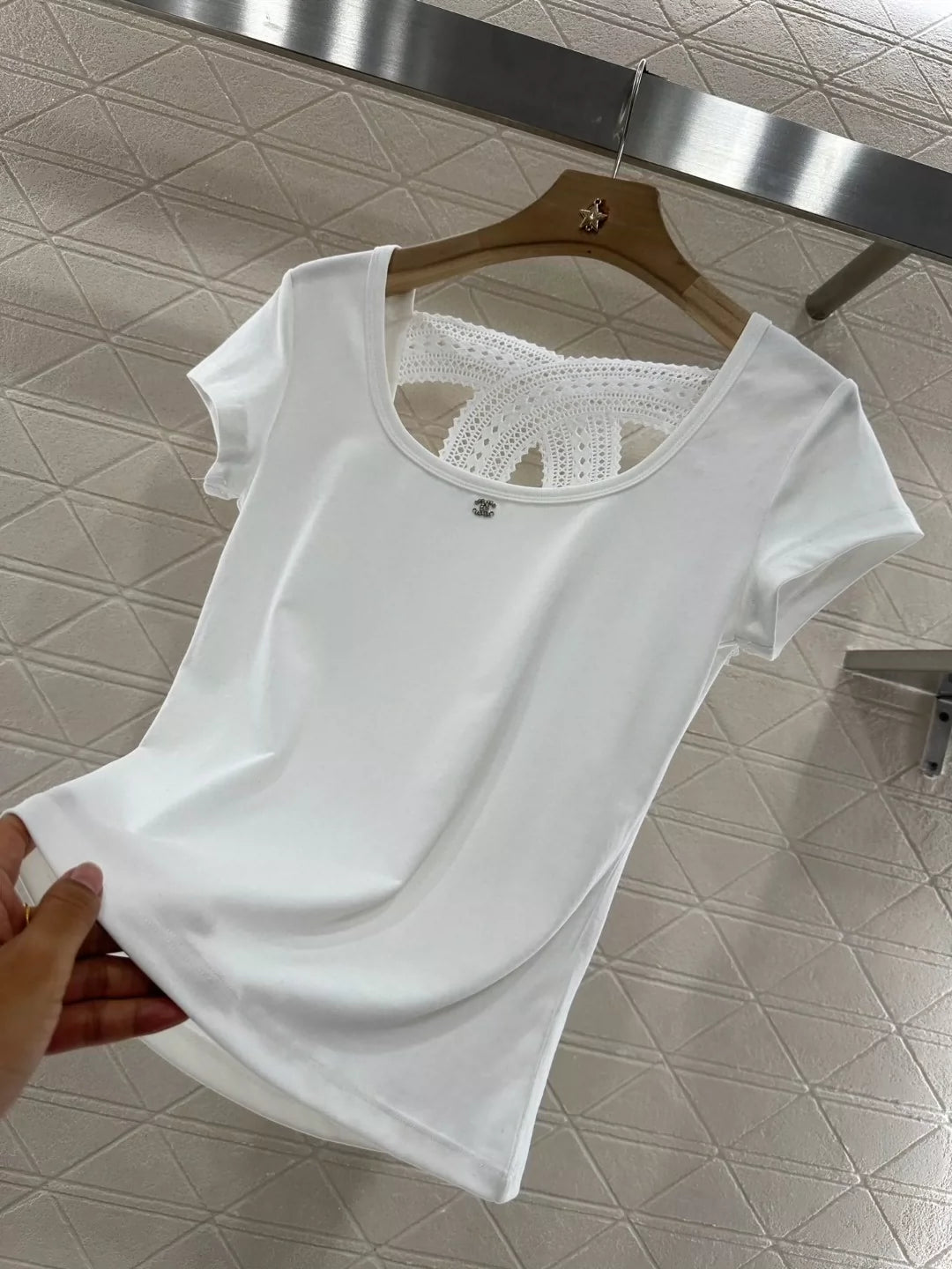 C 25 New Cutout Embroidery Top