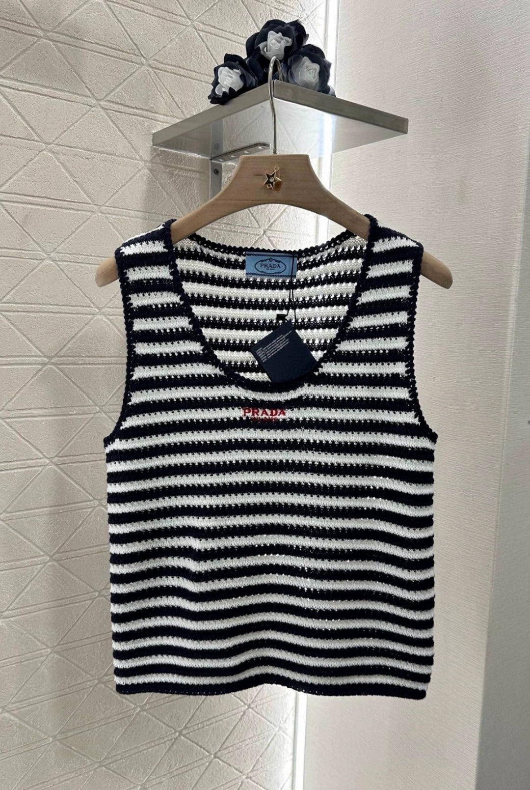 P 25 New Striped knit undershirt