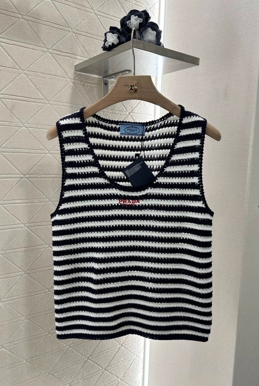 P 25 New Striped knit undershirt