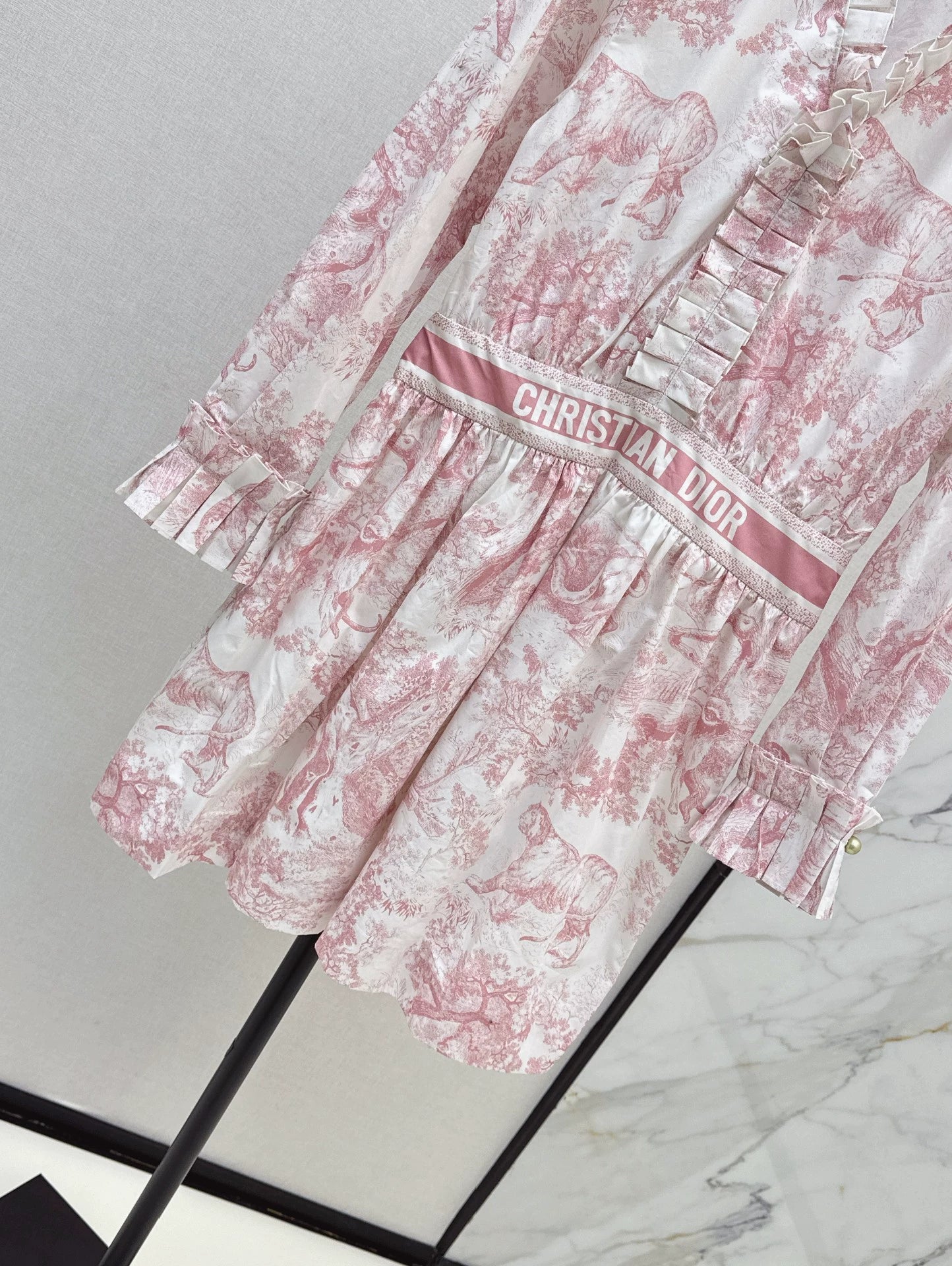 D 25 Animal jungle print accordion pleated lace dress