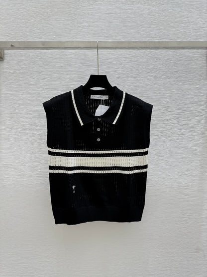 D 25 New Bee Embroidery Clashing Stripe Collar Sleeveless Knit Tank Top