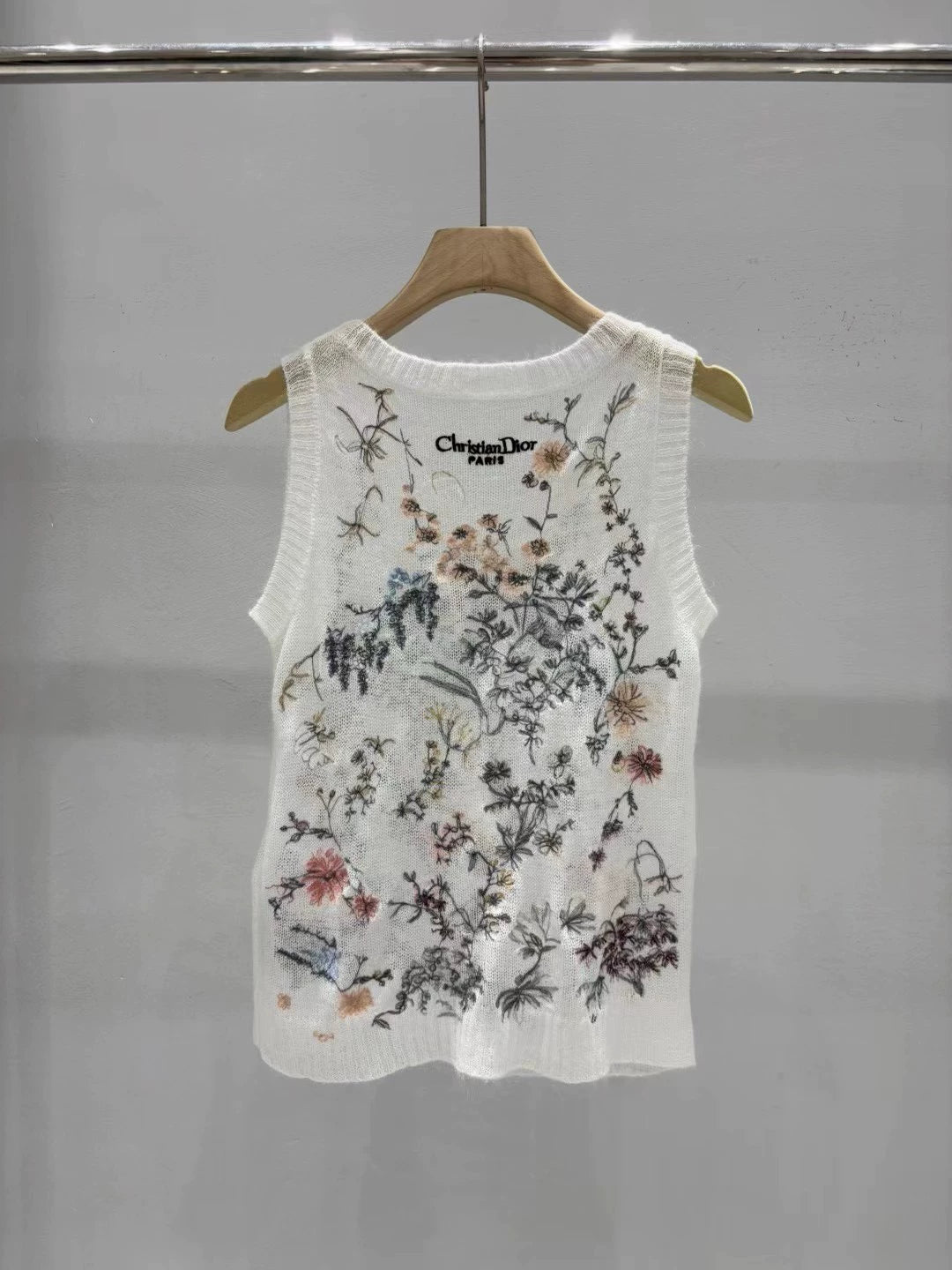 D 25 Early Autumn New Style Knitted Sweater Thin Vest