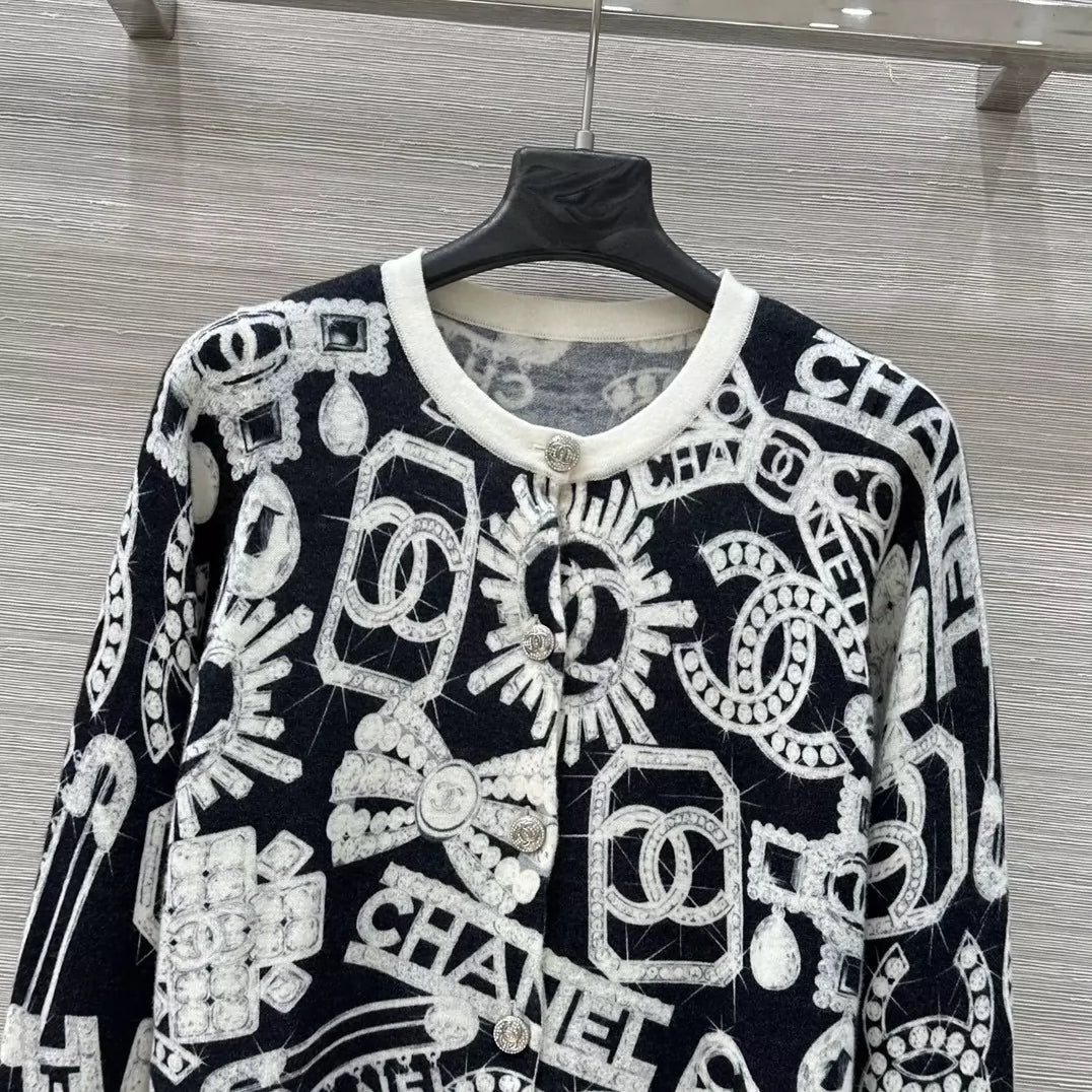 C 25 New Beaded Gemstone Print Knit Cardigan