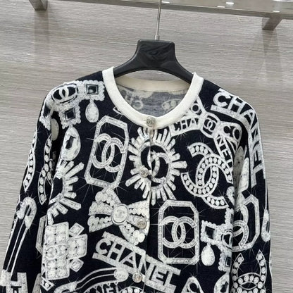 C 25 New Beaded Gemstone Print Knit Cardigan