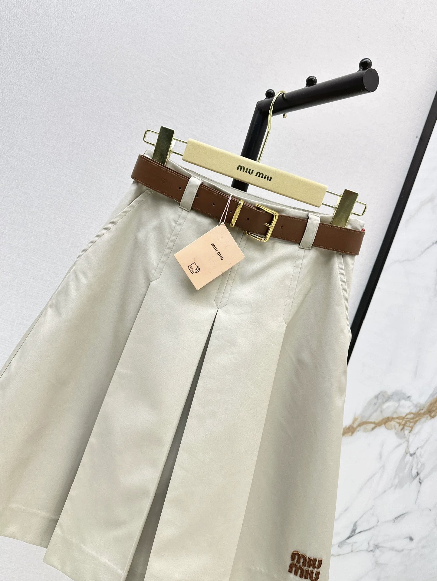 M 25Ss Fall/Winter New Belt-Adorned Low-Rise Light Khaki Midi Skirt