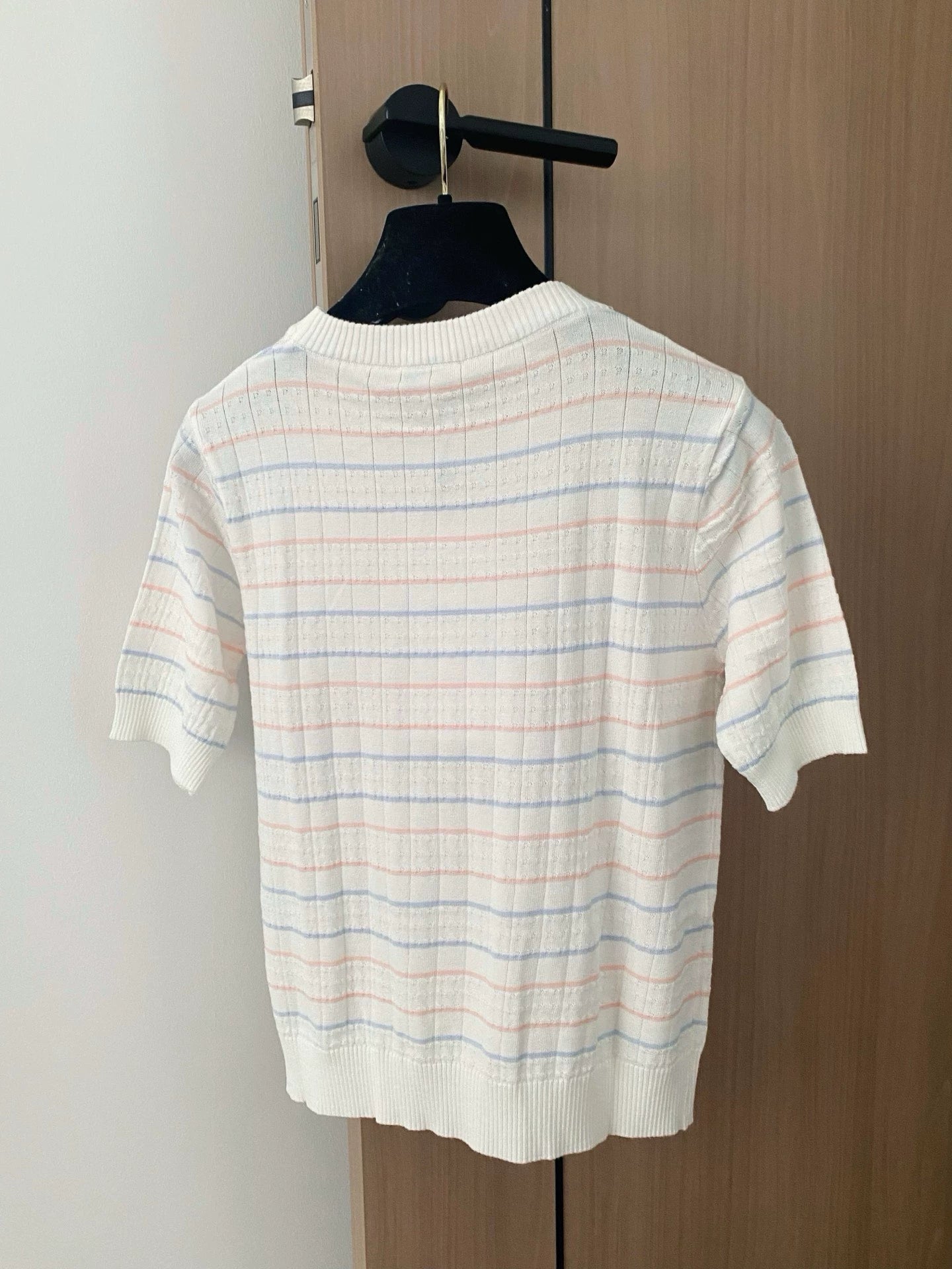 C 25 new White, pink Checkered short sleeve