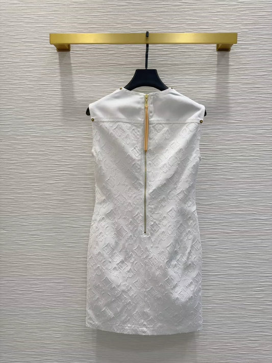 L 25 New Round Neck Sleeveless Dresses