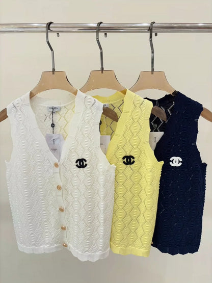 C 25 Summer new V-neck letter logo patch letter logo diamond button knitted vest
