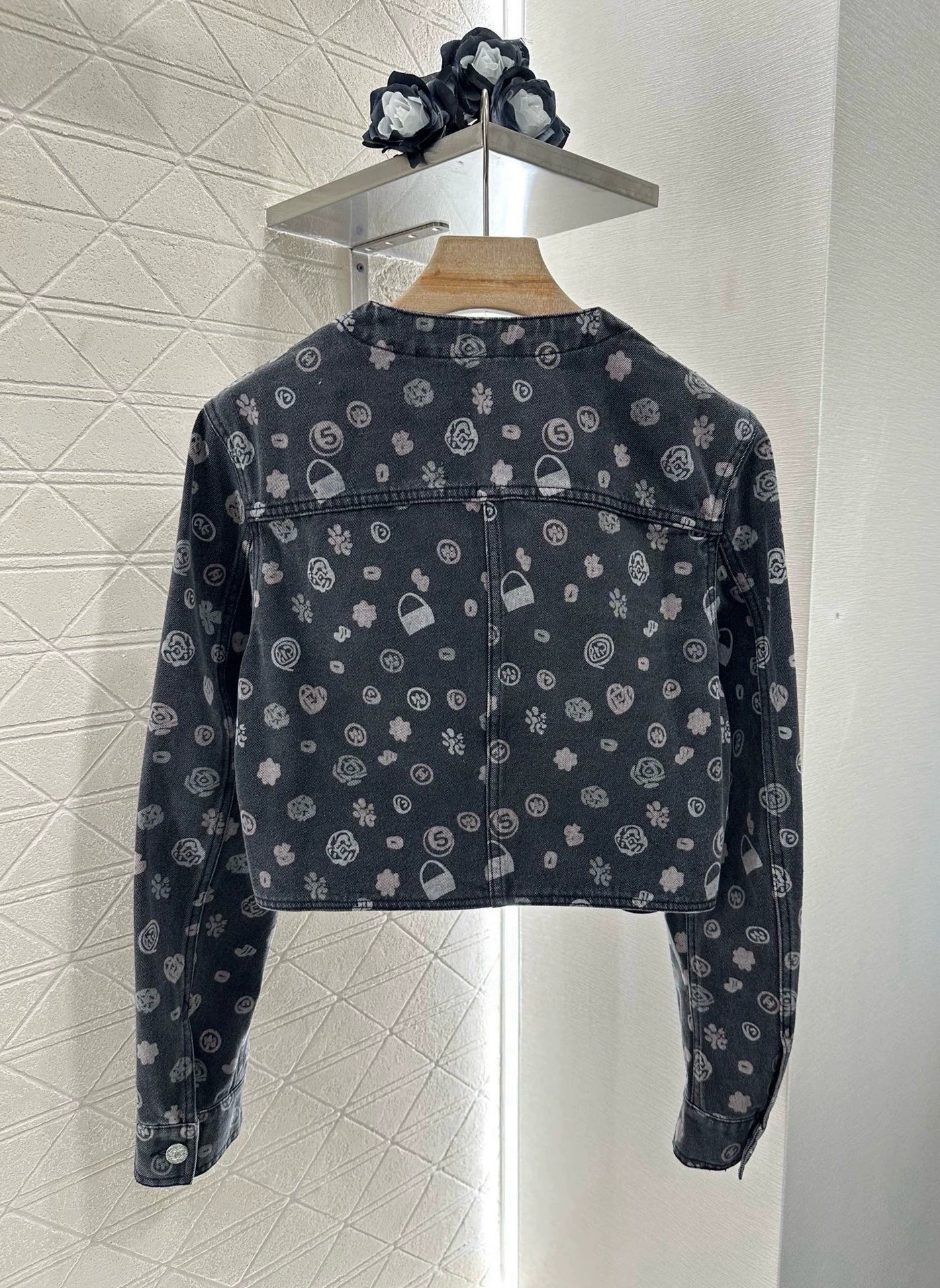 C 25 Jeansjacke mit Laserdruck 