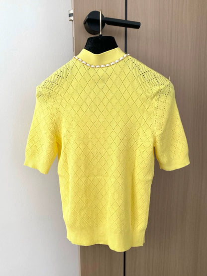 C 25 Neue Strickjacke mit Kettenknöpfen, Rundhalsausschnitt und kurzen Ärmeln 