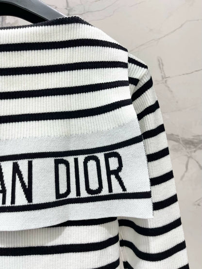 D 25 New Clashing Stripes Lapel Long Sleeve Knit Sweater