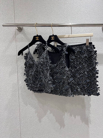 C 25 Floral Neck Camisole(black\white)