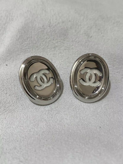 C 25 White Gold Oval Mirror Stud/Ear Clip