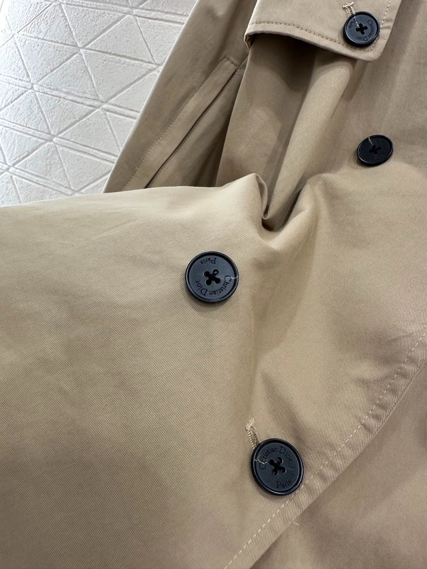 Di 25 Cape trench coat