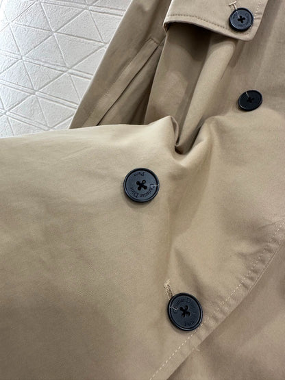 Di 25 Cape trench coat