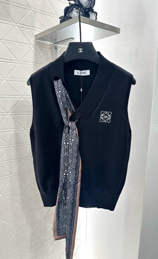 LO 25 Scarf Knit Vest