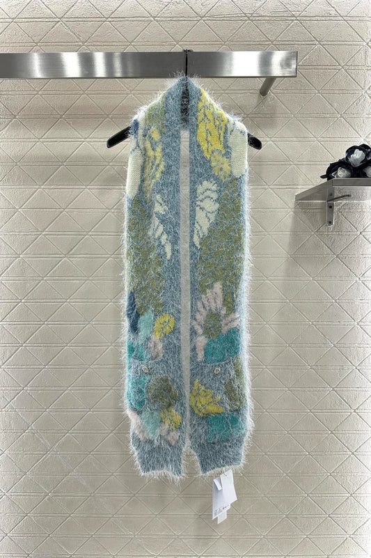 C 25 Mohair knitted scarf