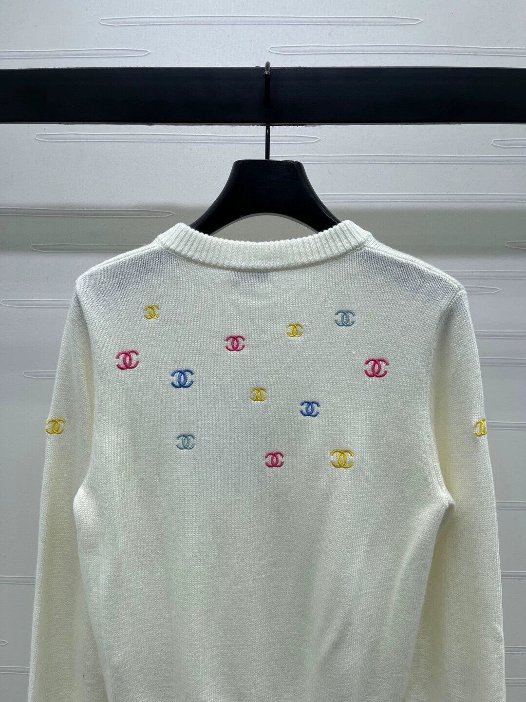 C 25fw Round Neck Long Sleeve Cardigan