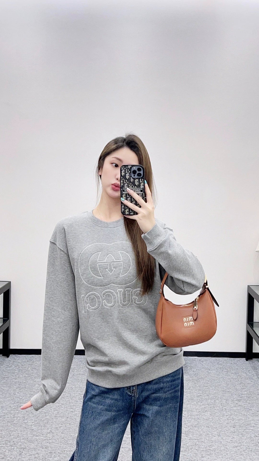 G 25 round neck lettering sweatshirt