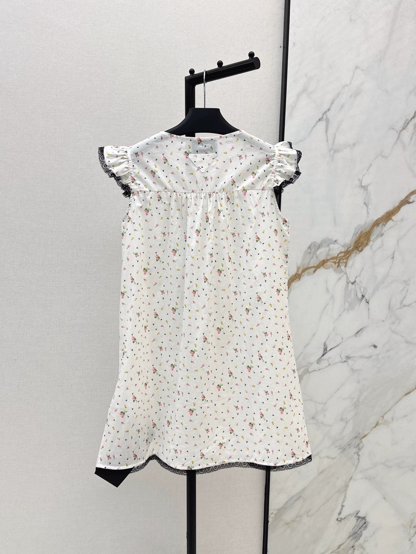 P 25 Spring/Summer New Style Lace Cuff Dress