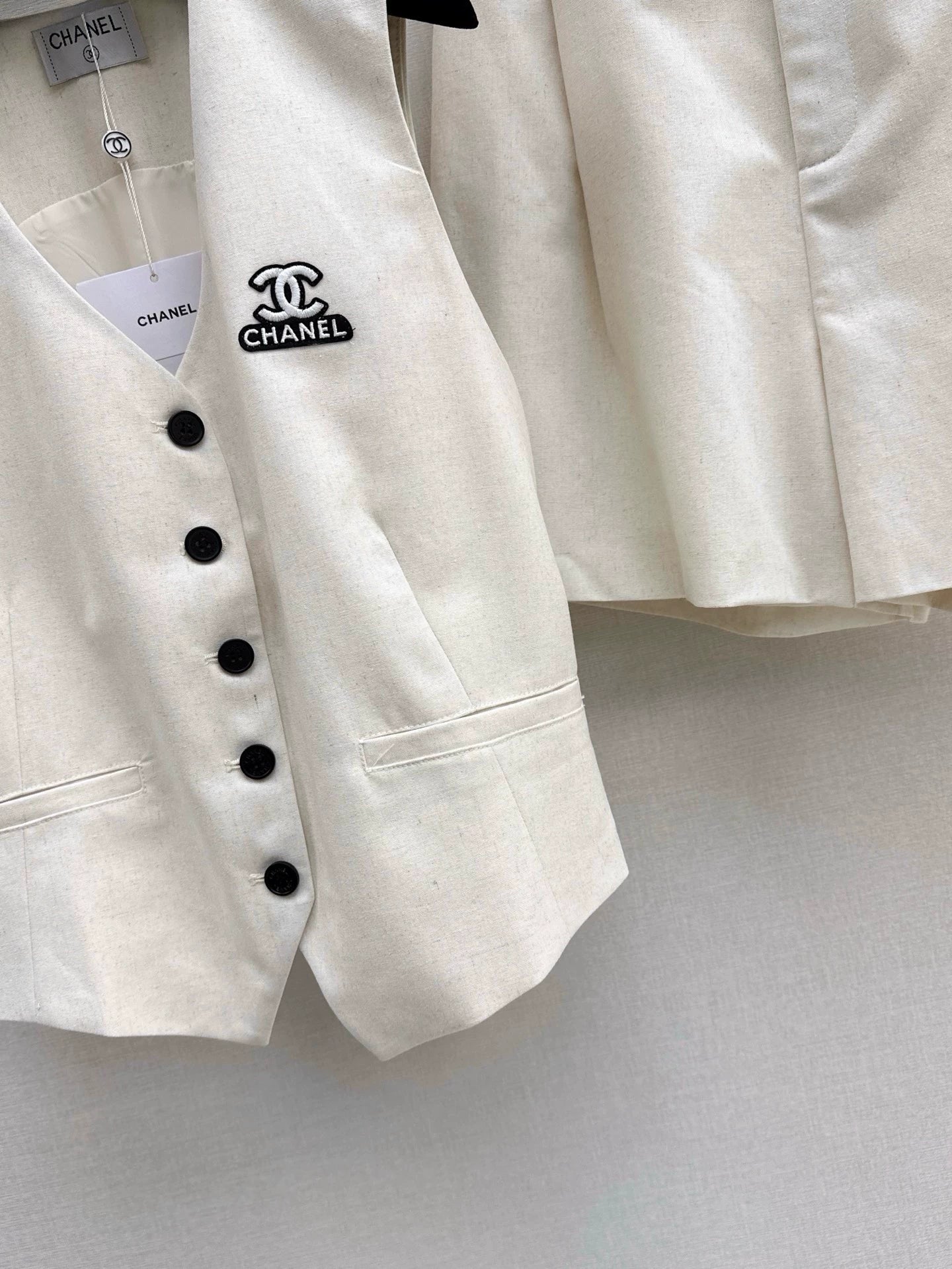 C 25 Spring/Summer Latest Sleeveless Vest + Shorts(white black)