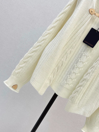 L 25 Cashmere Belted Cardigan