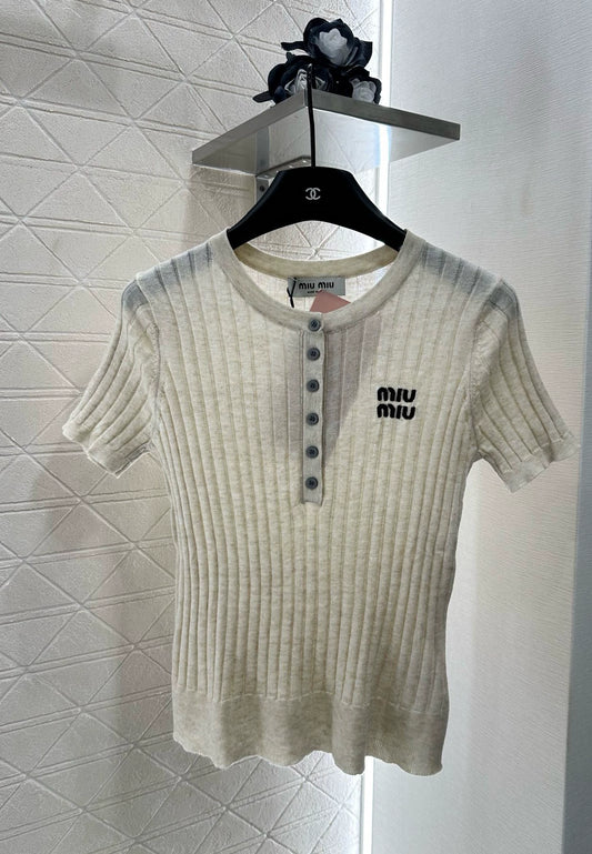 M 25 Vertical ribbed half-open placket knit short-sleeves