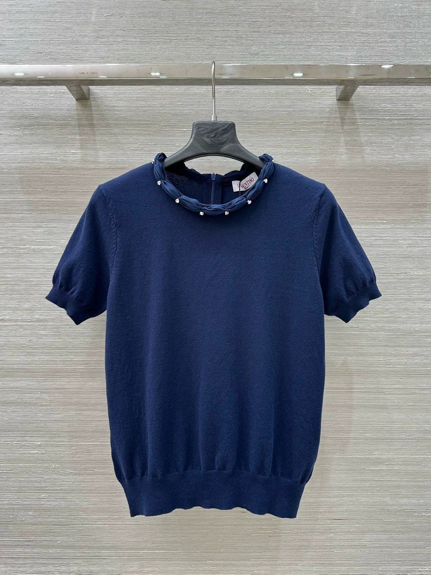 V 25 Spring/Summer New Knit Short Sleeve Top