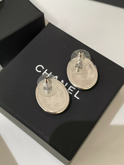 C 25 White Gold Oval Mirror Stud/Ear Clip