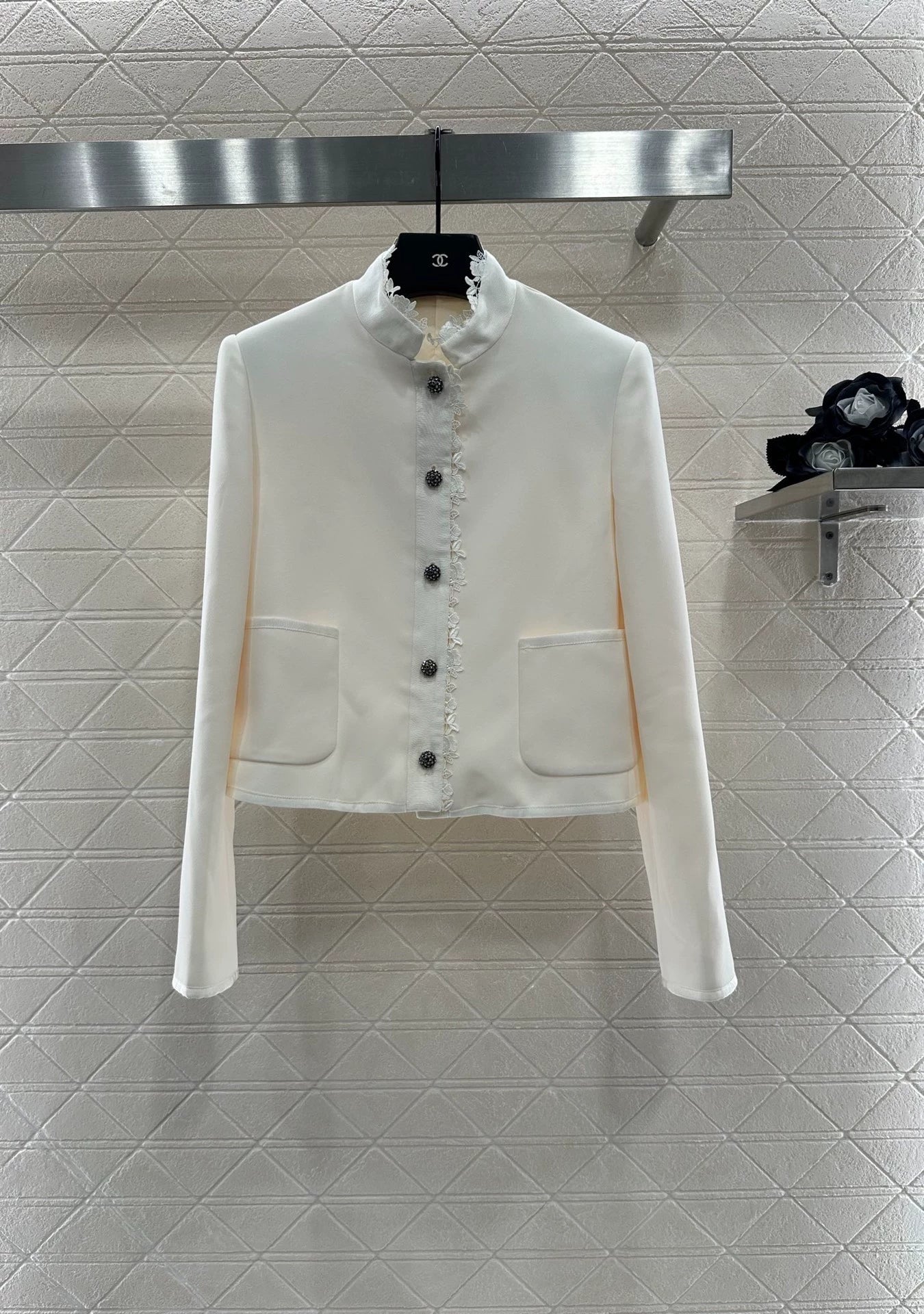 D 25fw Stand-up collar, water-soluble lace blazer.