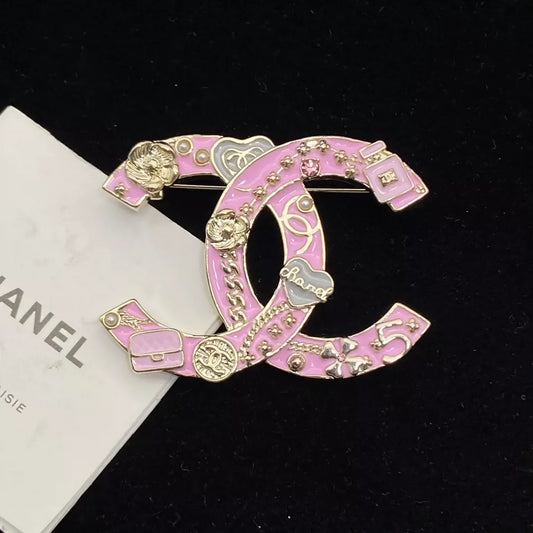 25 Summer new pink enamel double C brooch