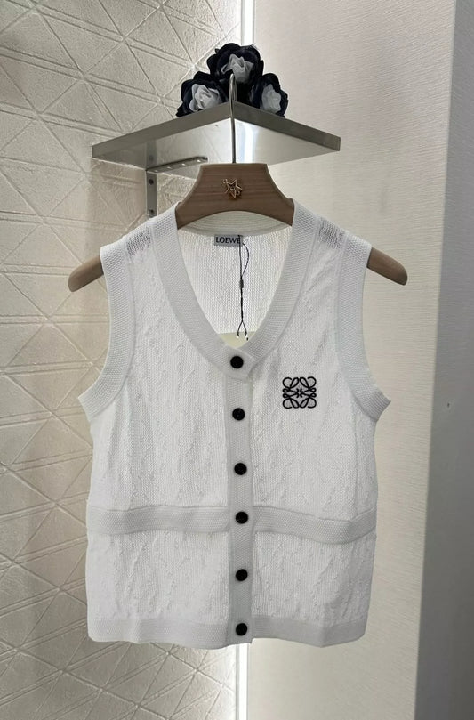 LO 25 spring and summer new embroidery letters knitted vest