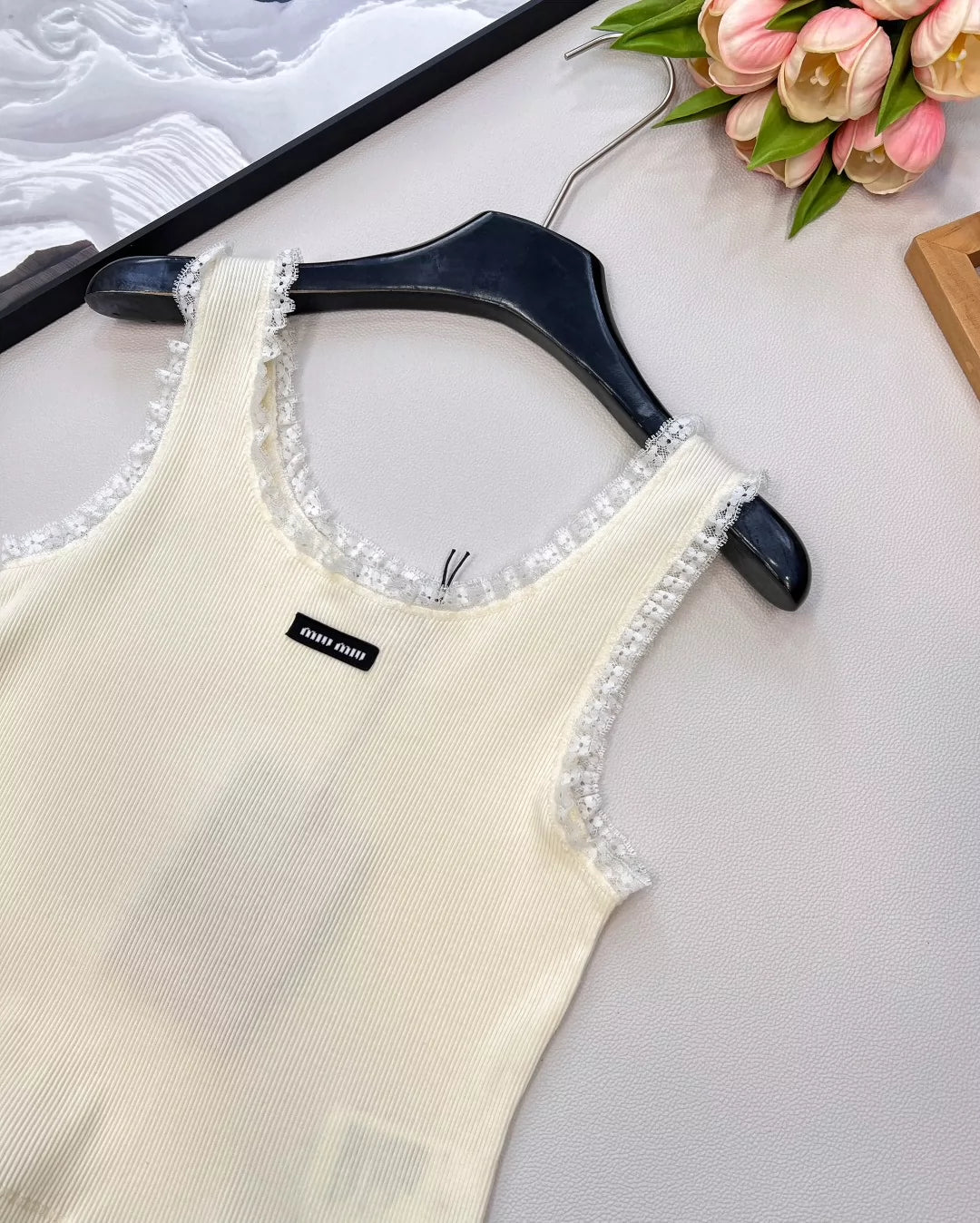 M 25SS Early Autumn New Lace Trimmed Ribbed Vest