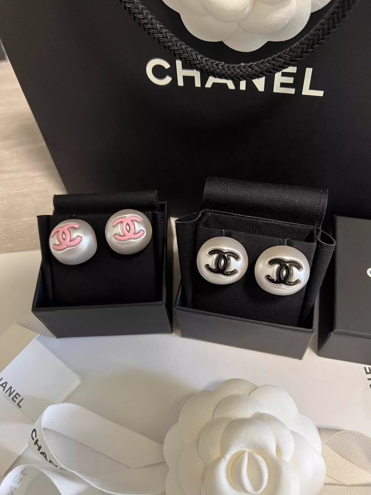 25 Summer new enamel double c pearl earrings