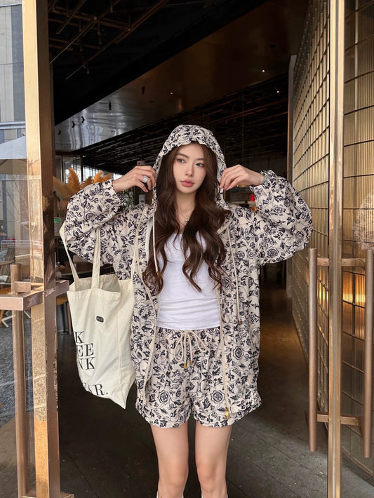 L 25 Printed Sunbrella + Shorts Set