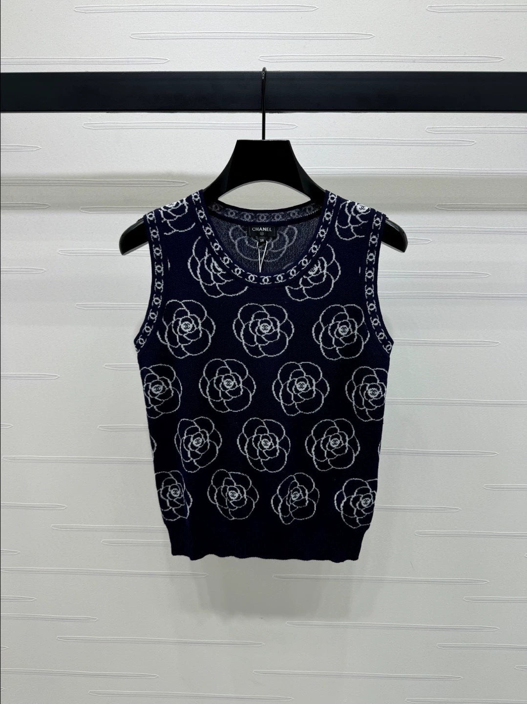 C 25 Camellia Jacquard Knit Vest