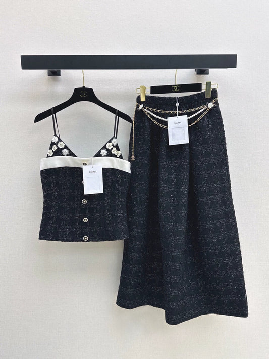 C New Spring/Summer 3D Flower Embellished Camisole with Waist Chain, High-Waisted Skirt