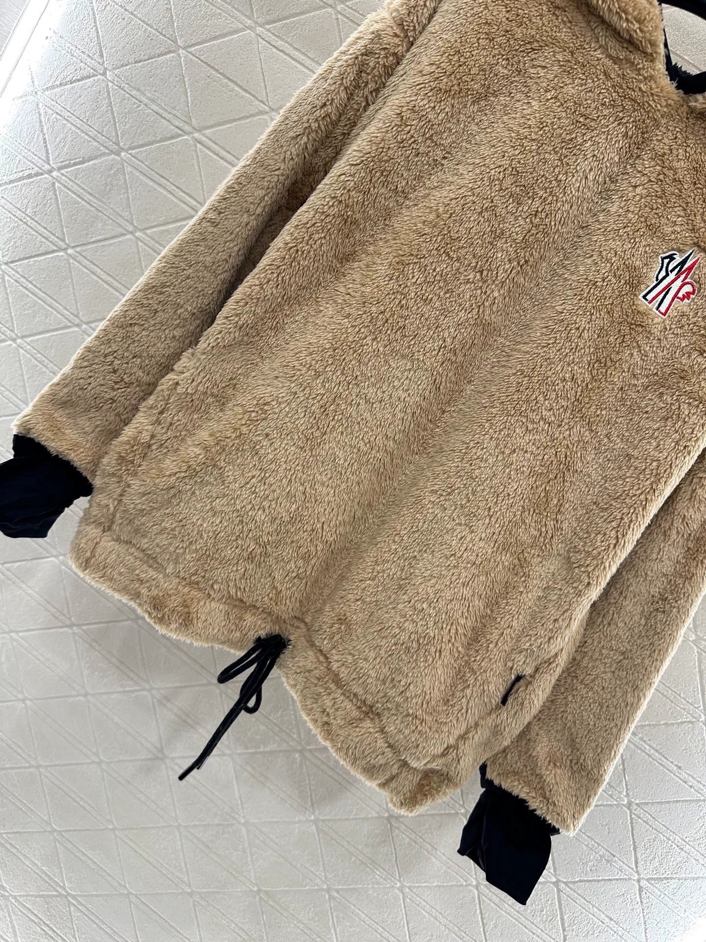 Mon 25 Hooded Teddy Lambswool Pullover Sweatshirt