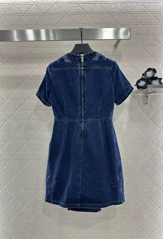 G 25 embroidered dress
