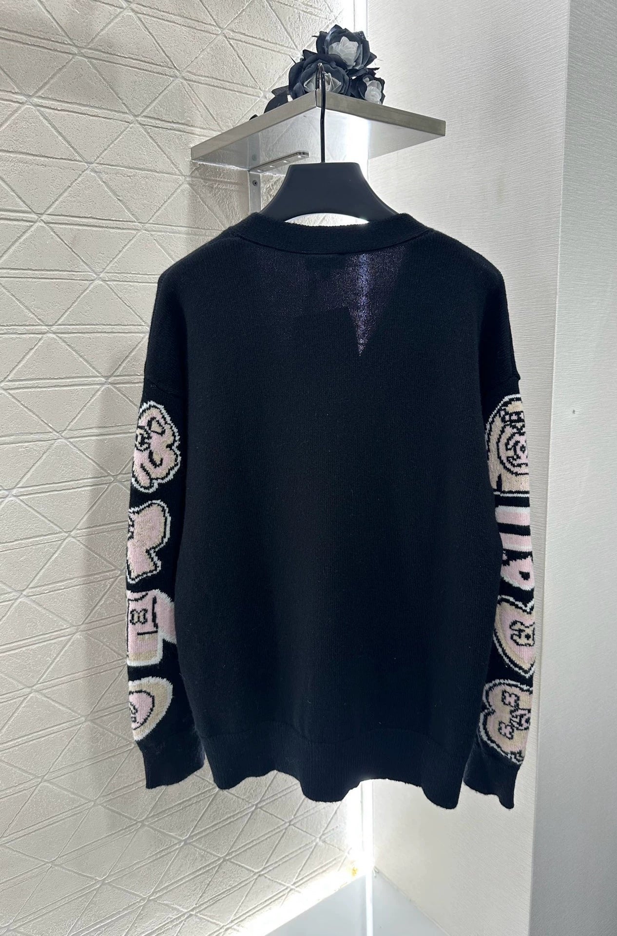 C 25 Early Autumn New Comic Pattern V-Neck Long Sleeve Cardigan