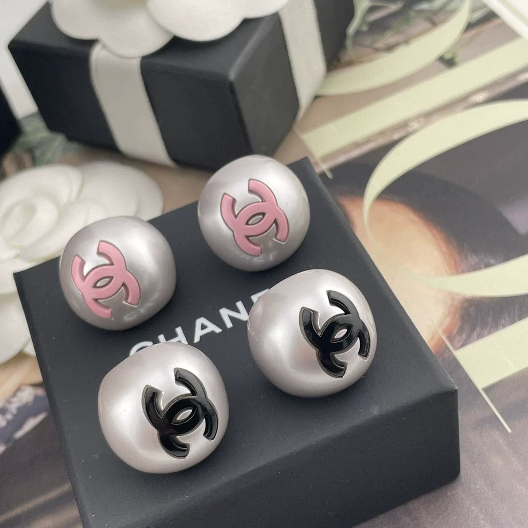 25 Summer new enamel double c pearl earrings