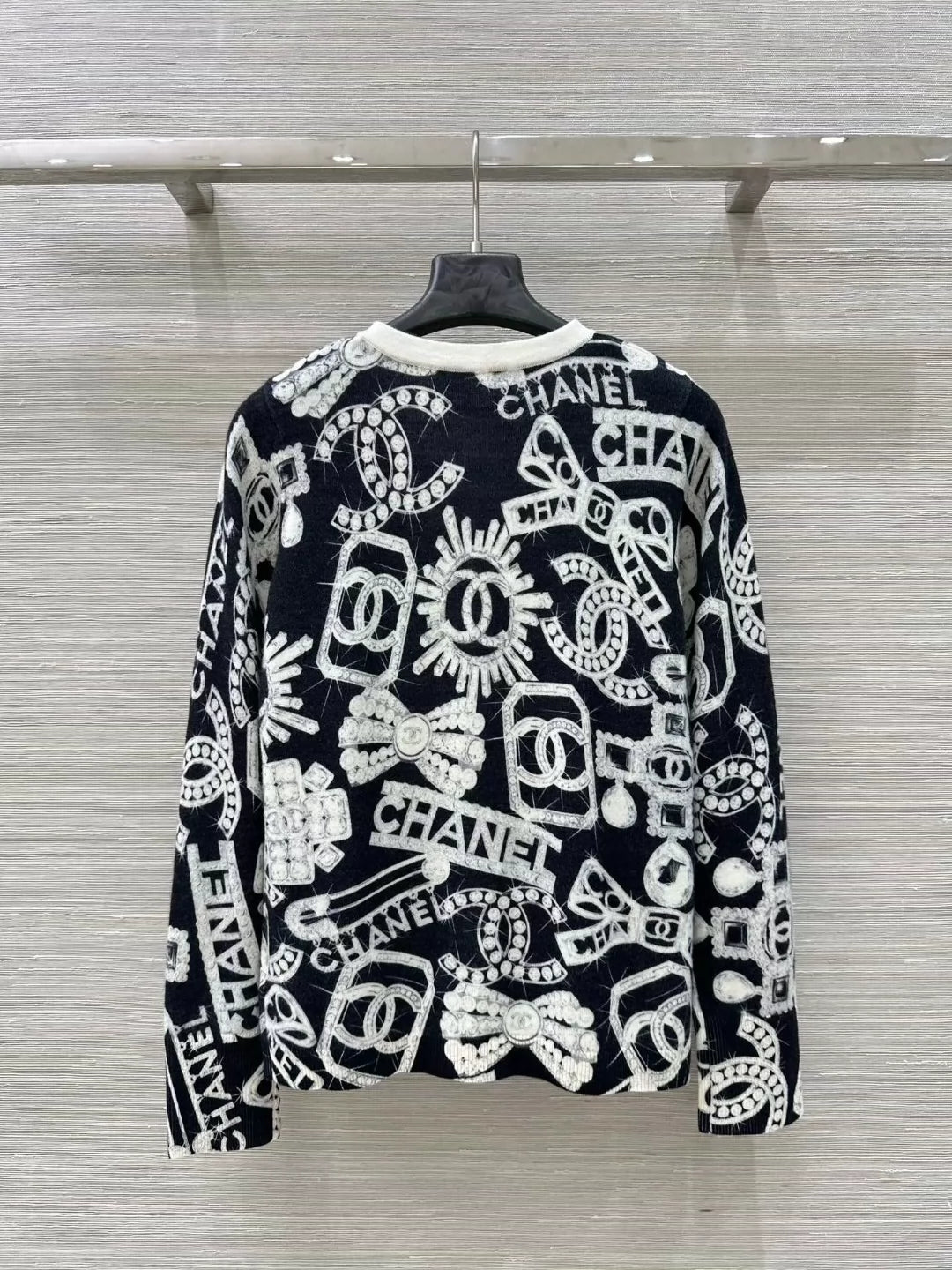 C 25 New Beaded Gemstone Print Knit Cardigan