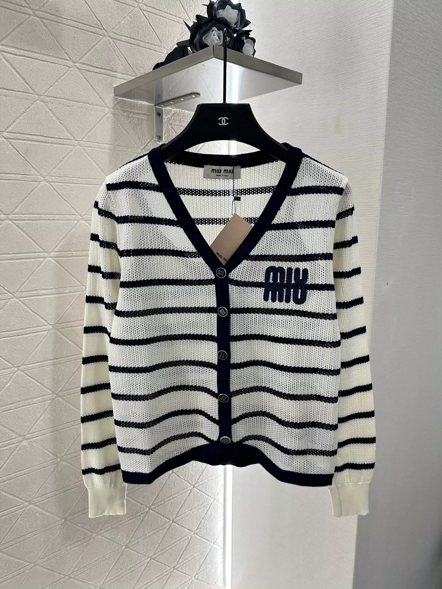 M 25 Two-piece camisole knitted cardigan