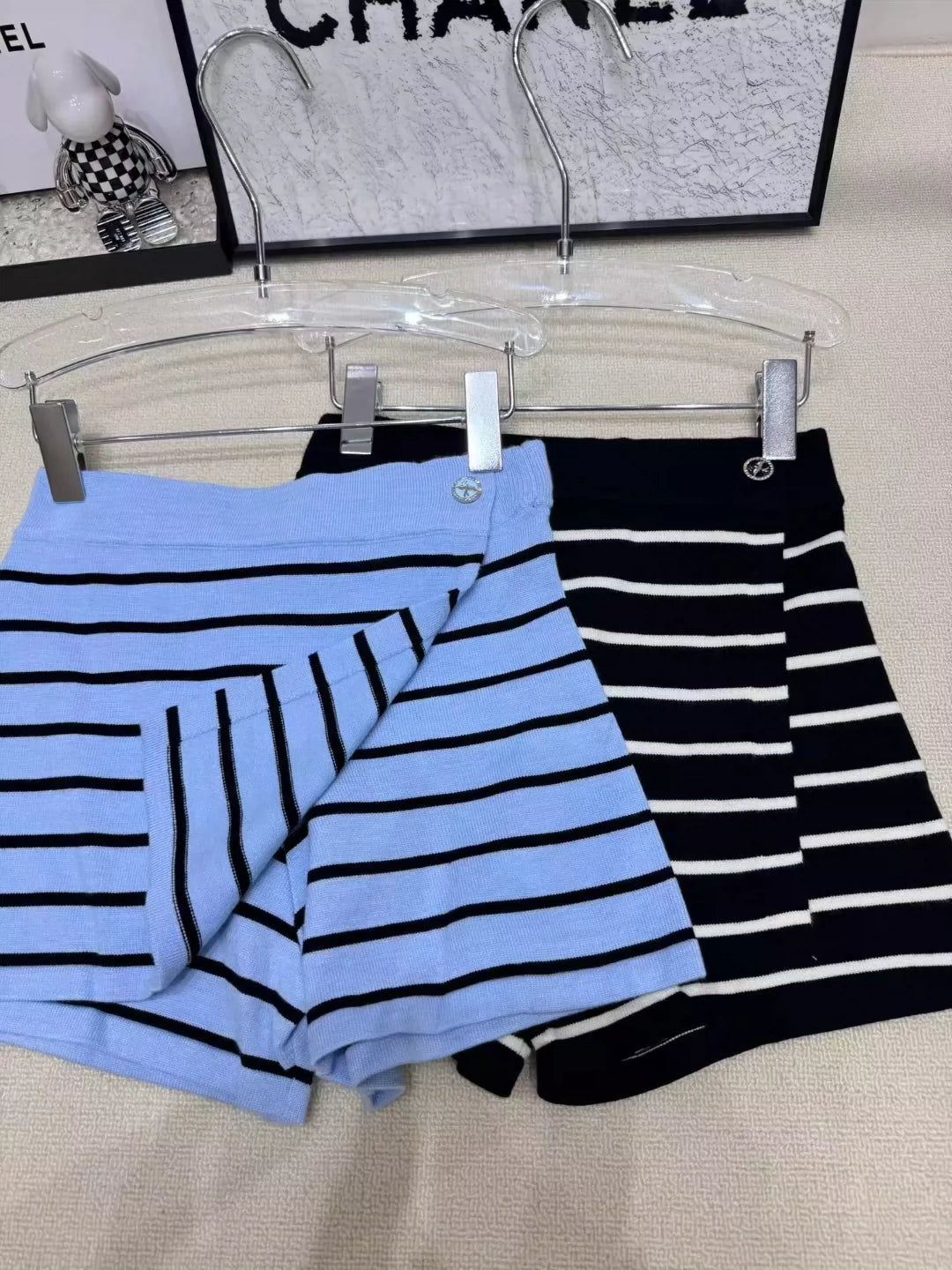 C 25 New hot sale Swallow logo front and back buttons Fake skirt shorts