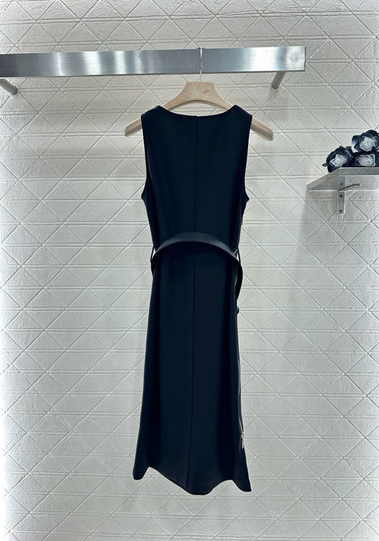 1ou 25 Belted sleeveless dress