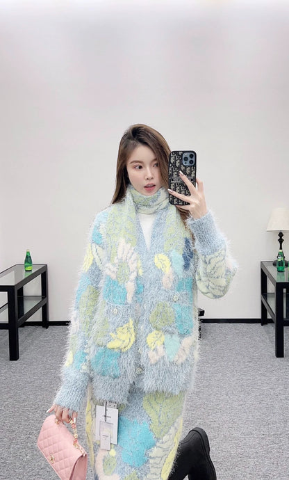 C 25 Mohair knitted scarf